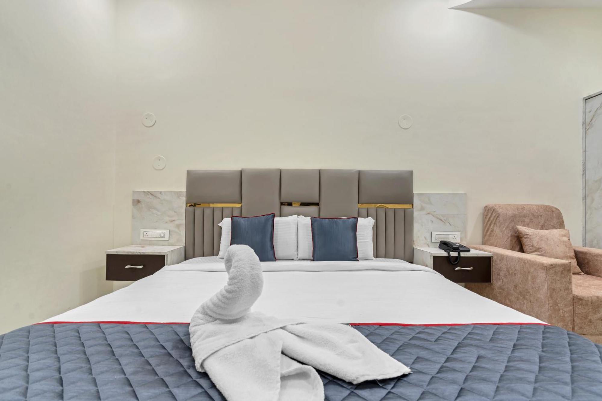 Hotel Sky Land Khammam Eksteriør bilde