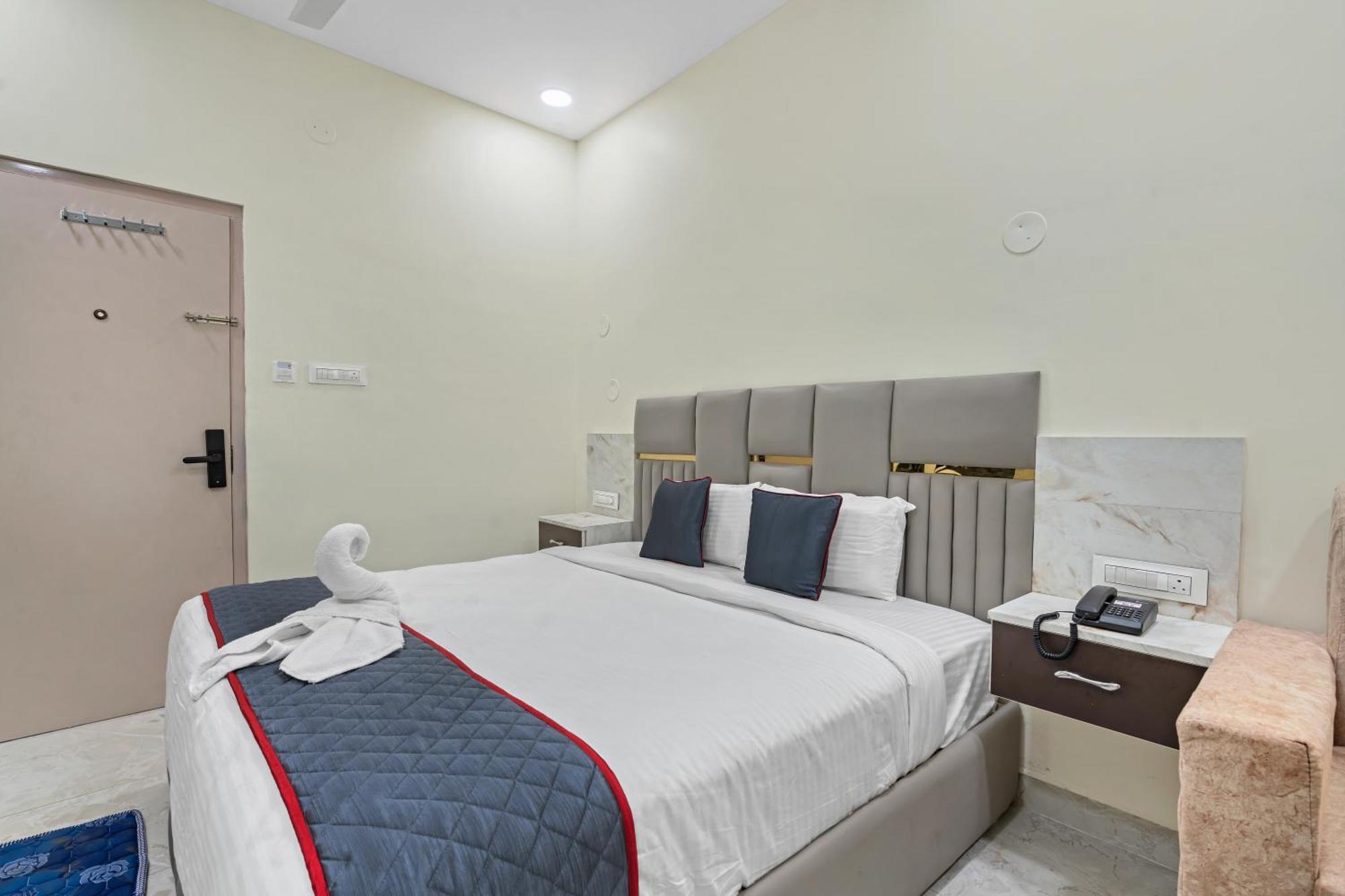 Hotel Sky Land Khammam Eksteriør bilde